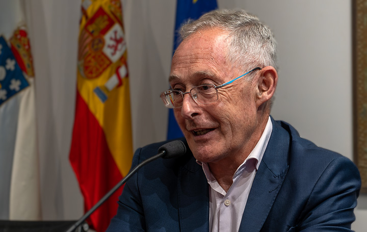 Ángel Carracedo habla sobre investigación biomédica en la última jornada de la Feira da Saúde de Asomega.