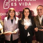 Los ganadores de las tres becas: Amparo Ibáñez, de Farmacia Hospitalaria de La Princesa, y Rosa Mª Girón, de la unidad de Fibrosis Quística y Bronquiectasias del mismo centro; Antonia Ocaña Padilla, coordinadora del grupo de trabajo de Respiratorio de SEMG Cataluña; e Iñaki Morán, presidente de EPOC España.