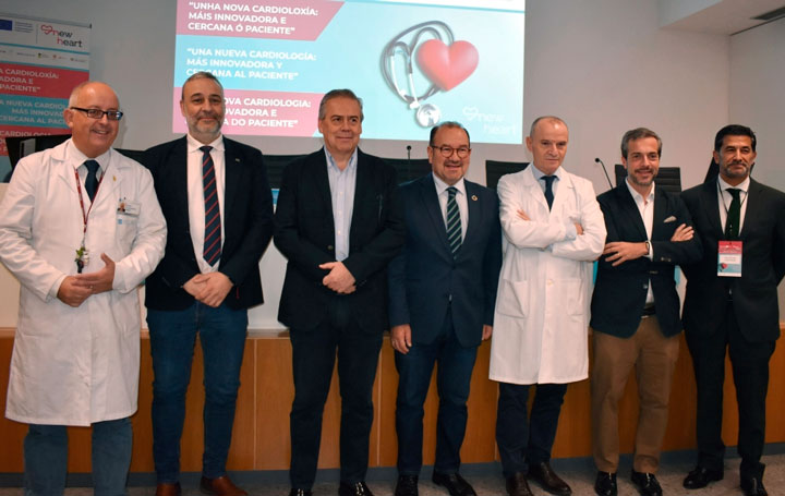 El gerente del Área Sanitaria de Santiago y Barbanza, Ángel Facio Villanueva; Antonio Gómez Caamaño, conselleiro de Sanidade; el rector de la Universidade de Santiago de Compostela, Antonio López Díaz; el investigador del IDIS y jefe del Servicio de Cardiología del Área Sanitaria de Santiago de Compostela y Barbanza, José Ramón González Juanatey; el director del Servicio de Cardiología de la ULS de Gaia y Espinho, Ricardo Fontes Carvalho; y Vitor Deveza, en representación de la Comisión de Coordinación y Desenvolvemento Regional del Norte de Portugal.