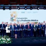 Foto de familia de los reconocidos por la OMC en su Convención de la Profesión Médica.